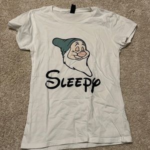 DISNEY sleepy Snow White tee